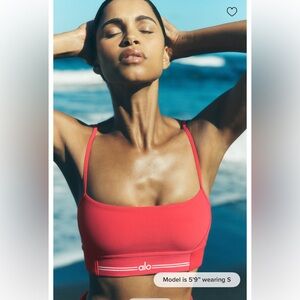 Alo yoga Alosoft Relay Bra - Candy Red/White